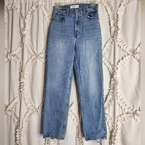 Abercrombie & Fitch Light Wash Ankle Straight Ultra High Rise Jeans Sz 26/2